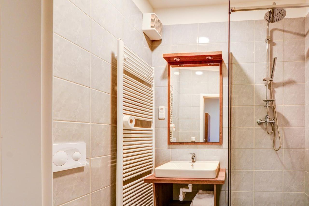 Hotel Karlova Prague - Mostecka 10 St Depandance Esterno foto