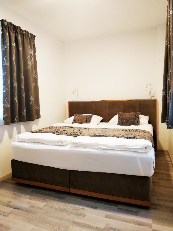 Hotel Karlova Prague - Mostecka 10 St Depandance Esterno foto